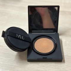 【値段交渉可】NARS ナチュラルラディアントロングウェアクッションファンデーション VIENNA ケース付きの画像