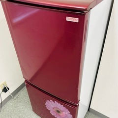 冷蔵庫　SHARP concept red