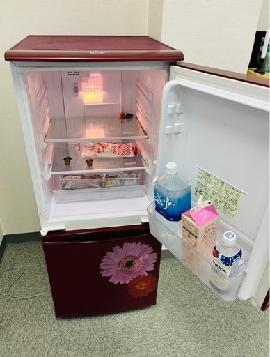 冷蔵庫SHARP concept red (Osaka Taro) 汐見橋のキッチン家電《冷蔵庫