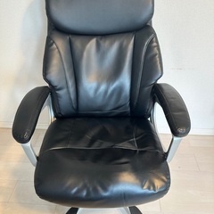 疲れないオフィスチェア 社長椅子 デスクチェア キャスター付き ゲーミングチェアの画像