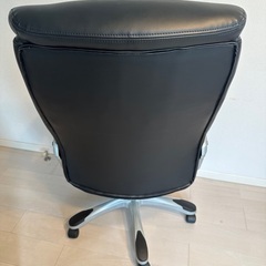 疲れないオフィスチェア 社長椅子 デスクチェア キャスター付き ゲーミングチェアの画像