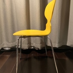 アントチェア(黄)の画像