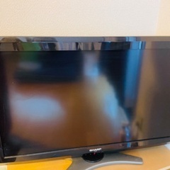 SHARPの32型くらいのテレビ