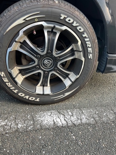 ハイエース　17インチ タイヤホイールセット美品