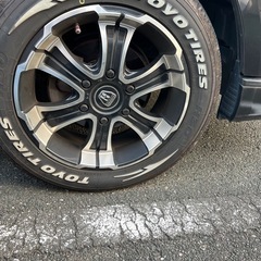 ハイエース　17インチ タイヤホイールセット美品