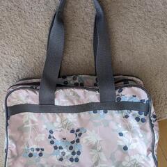 LeSportsac　ボストンバッグ　オーバーナイター（ポーチ付き）
