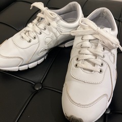 格安‼️ベネシュ スニーカー