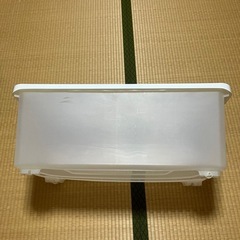 押入れ用衣装ケースの画像