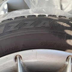 中古 スタッドレスタイヤ　195/65/R15の画像