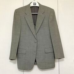 衣類　スーツ上下４着で１００００円の画像