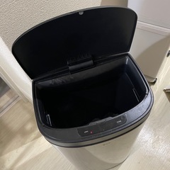 ニトリ 自動開閉ペール ゴミ箱の画像