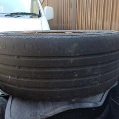 ラジアルタイヤ4本の画像