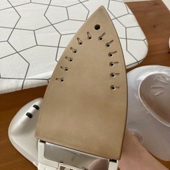 2011年製　山善　コードレススチームアイロン IKEA アイロン台
の画像