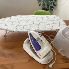 2011年製　山善　コードレススチームアイロン IKEA アイロン台

