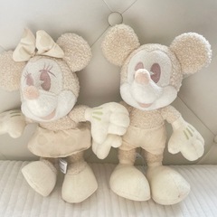 ディズニーミッキーアンドミニーのぬいぐるみ