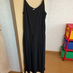 サロペット　黒の画像