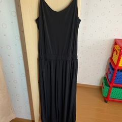 サロペット　黒の画像