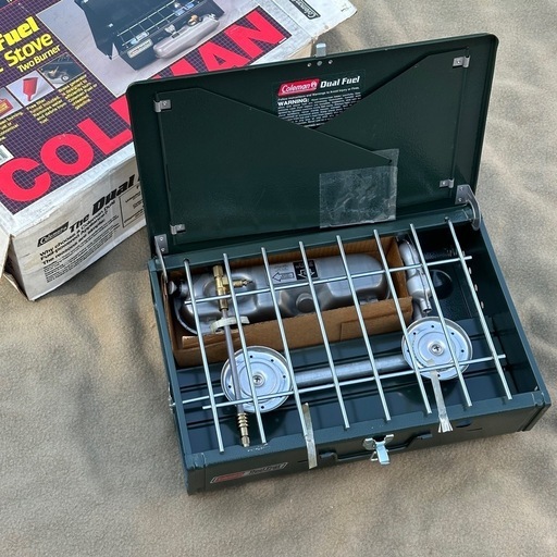 未使用　Coleman コールマン 424-700 アンレデッドコンパクトストーブ