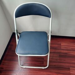 パイプ椅子　４脚セット