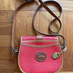 【Dooney & Bourke】赤レザーショルダーバッグの画像