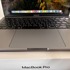 【美品】MacBook Pro 13インチ　M2チップ 8GBユニファイドメモリ 512GB SSDの画像