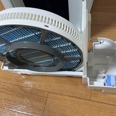 シャープ加湿空気清浄機 KC-L50-Wの画像