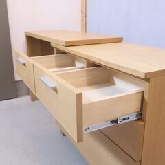 インテリアショップACTUS(アクタス)で取り扱われていたFB 3段チェスト＆テーブルです。ドロワーとしてはもちろん、サポートテーブルをスライドさせてデスクとしても使用できます。