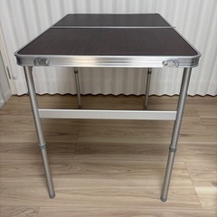 折りたたみテーブル　（室内使用のみ）　　の画像