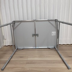 折りたたみテーブル　（室内使用のみ）　　の画像