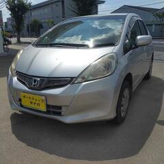 人気のフィット入荷！走行５万キロ台！現車確認お早めに！
