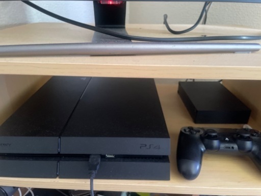 ps4本体　コントローラー　ソフト2本付き