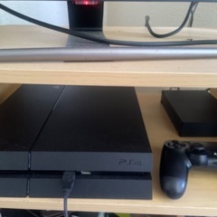 ps4本体　コントローラー　ソフト2本付き