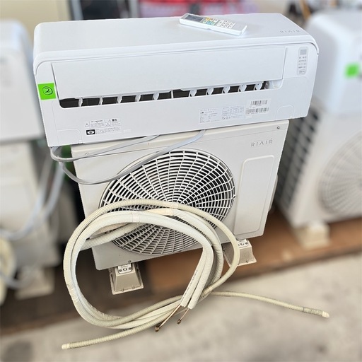 ②ヤマダ電機 RIAIR リエア ルームエアコン  YHA-S22M-W 冷房定格2.2kw 6畳用 2022年製 ホワイト リモコン付き