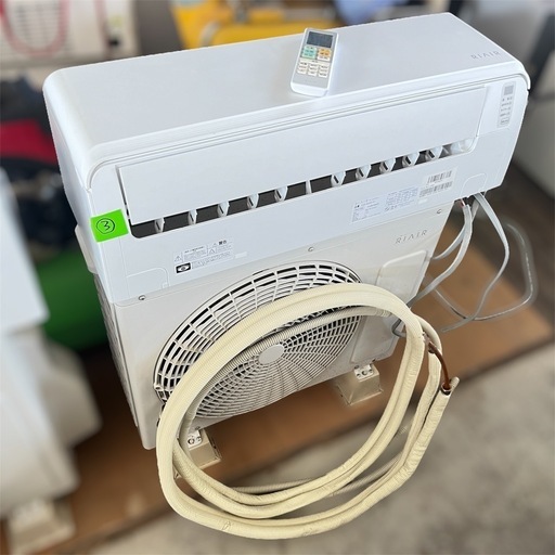 ③ヤマダ電機 RIAIR リエア ルームエアコン  YHA-S22M-W 冷房定格2.2kw 6畳用 2022年製 ホワイト リモコン付き