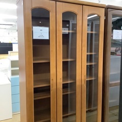 【お値下げしました！】本棚 ３枚扉　入荷しました。