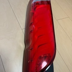 ハイエース テールランプ ヴァレンティ ウルトラ∑の画像