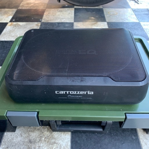 カー用品　サブウーファー　カロッツエリア