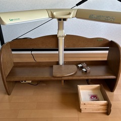 【引き取り決まりました】学習机上部蛍光灯付き棚