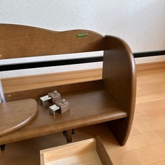 【引き取り決まりました】学習机上部蛍光灯付き棚の画像