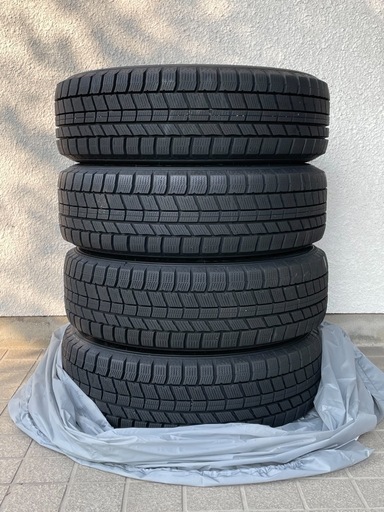 スタッドレスタイヤ    175/65R15 84Q    アルミホイール付
