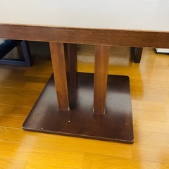 ダイニングテーブルの画像