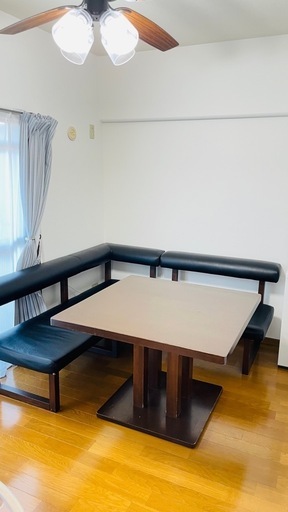 ダイニングテーブル