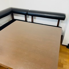 ダイニングテーブルの画像