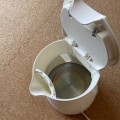 電気ケトルの画像