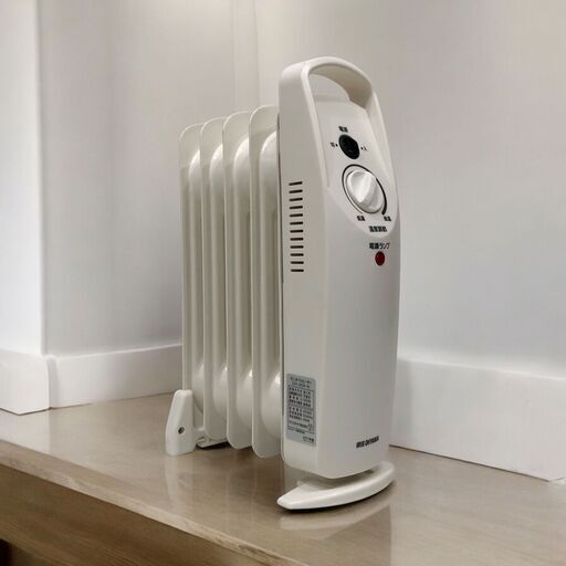 24Y608 ジ3 IRIS OHYAMA アイリスオーヤマ ミニオイルヒーター IOH-505K 4枚フィン 500W 2017年製 中古品