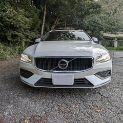 2020年　ボルボＶ６０ パールホワイトの画像
