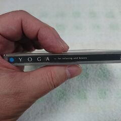 ♠　YOGA ～ for relaxing and beauty　入眠の前に気軽に行える、声で指導してくれる画期的なCD、それがこのYOGA CDなのです。このCDの中では、講師の声にあわせポーズをとっていくという、初心者でも非常に簡単に始めやすくなっています。ずばりこの1枚を持っているだけで、毎日家で簡単かつ正確な呼吸法でエクササイズができます。の画像