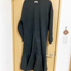 スヌードとワンピースの画像