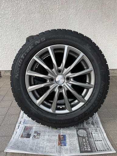 スタッドレスタイヤ    175/65R15 84Q    アルミホイール付