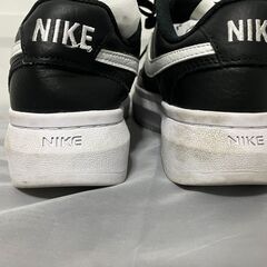 【中古雑貨】ナイキ　スニーカー　２３ｃｍの画像